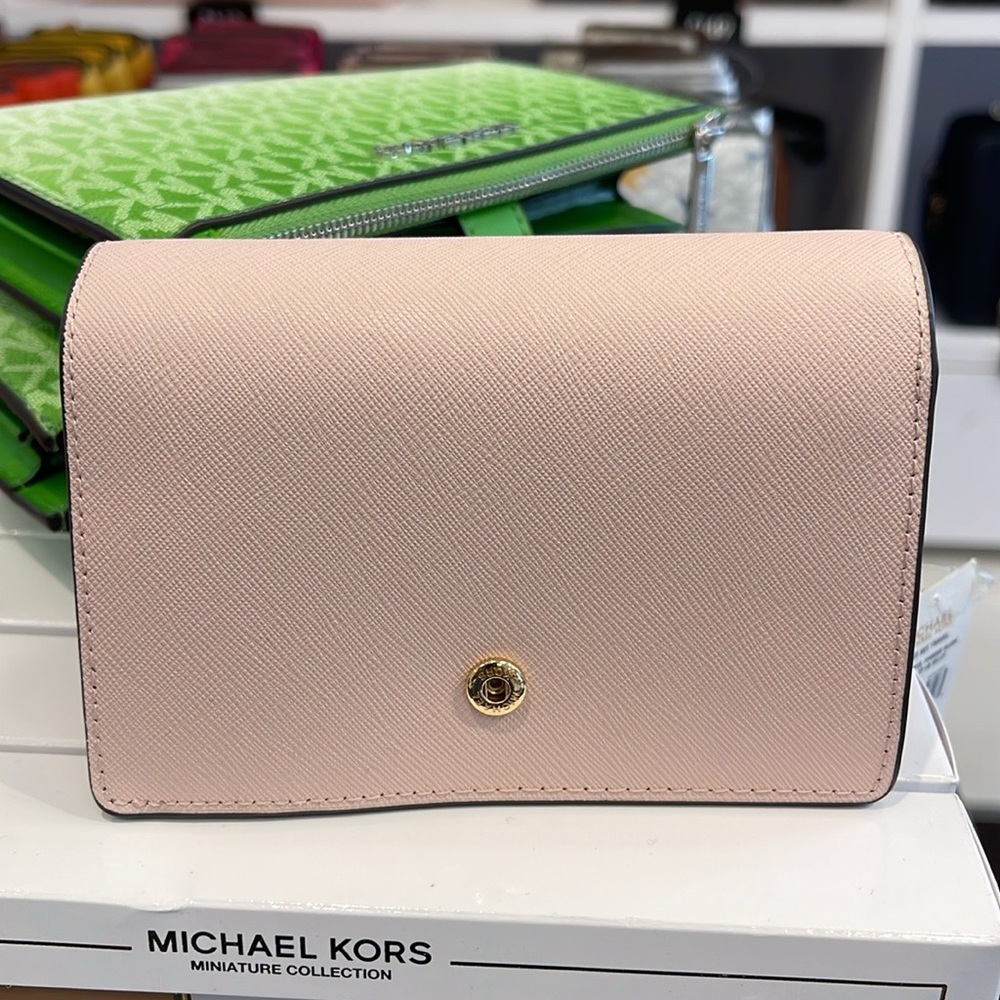 Michael Medium Crossgrain Leather Bifold Wallet
Powder Blush 
NWT - Picture 14 of 16
